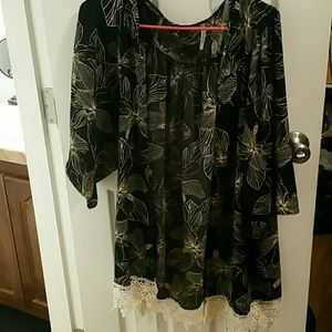 Black and cream kimono with lace